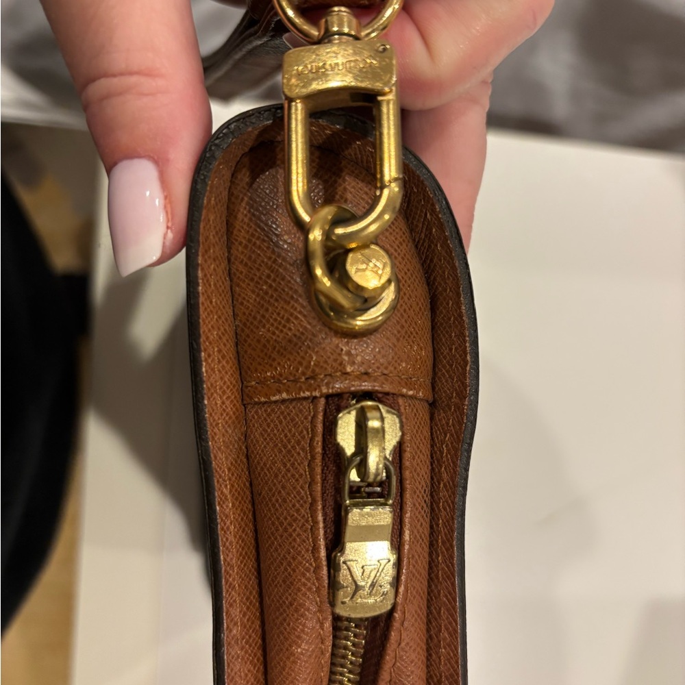 Louis Vuitton Brown Monogram Orsay Zip Clutch - Picture 4 of 13